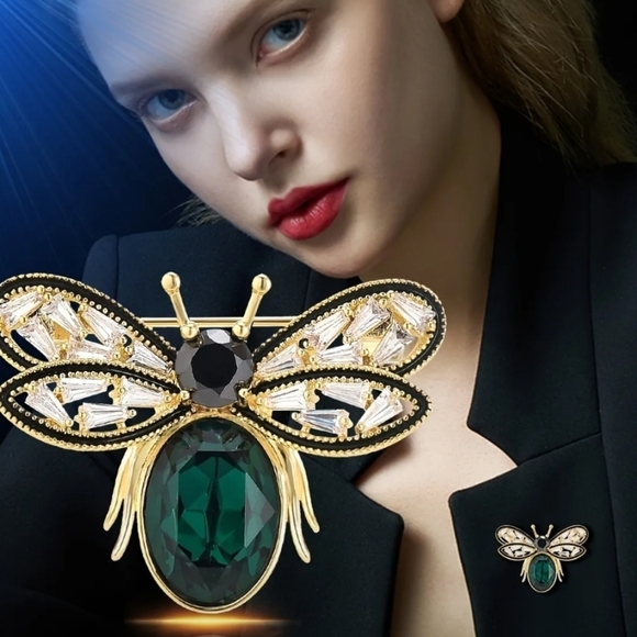 New Vintage Style Insect Brooch - Picture 3 of 10